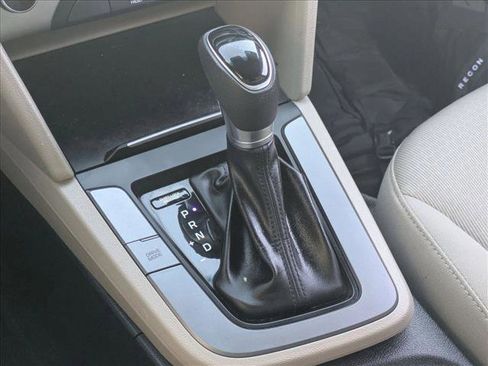 Used 2018 Hyundai Elantra SEL image 12