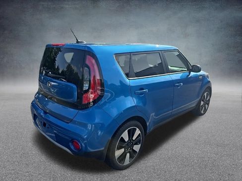 Used 2019 Kia Soul + FWD image 10