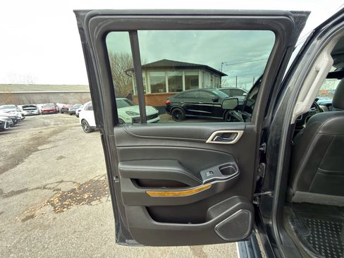 Used 2017 GMC Yukon XL Denali w/ Open Road Package AWD/4WD image 23