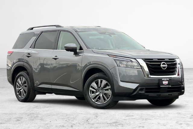 Used 2024 Nissan Pathfinder SV FWD image 2
