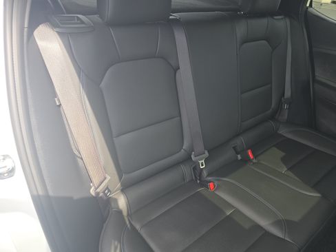 Used 2025 Buick Envista Sport Touring w/ Convenience I Package FWD image 19