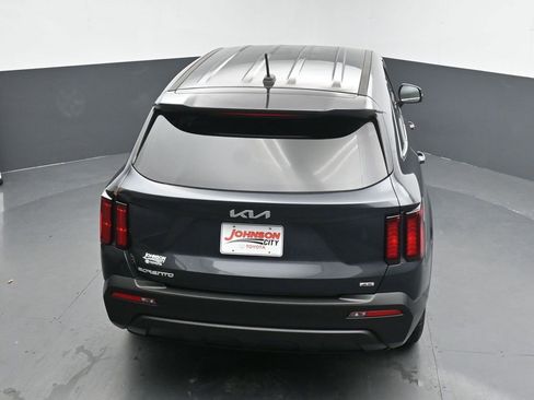 Used 2023 Kia Sorento LX image 33