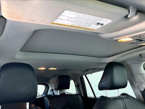 Used 2021 Toyota Highlander XLE image 23