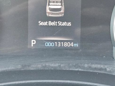 Used 2020 Toyota Highlander LE image 23