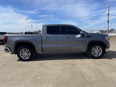 Used 2020 GMC Sierra 1500 SLE w/ SLE Value Package image 3