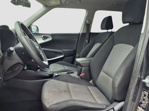 Used 2022 Kia Soul LX w/ Technology Package image 16