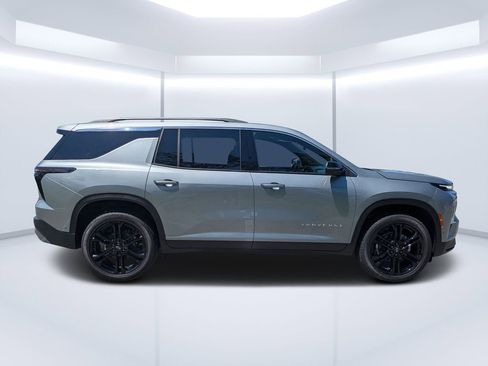 New 2026 Chevrolet Traverse LT w/ Enhanced Driving Package image 2