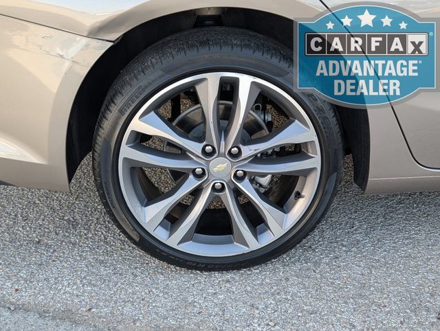 Used 2023 Chevrolet Malibu LT FWD image 3