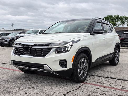 Used 2024 Kia Seltos S image 3