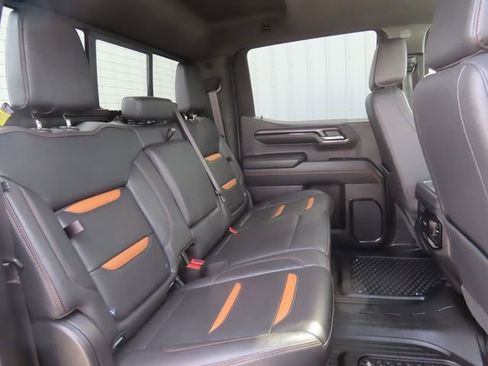 Used 2024 GMC Sierra 1500 AT4 w/ AT4 Premium Package AWD/4WD image 32
