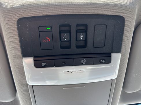 Used 2023 Nissan Rogue SL image 22