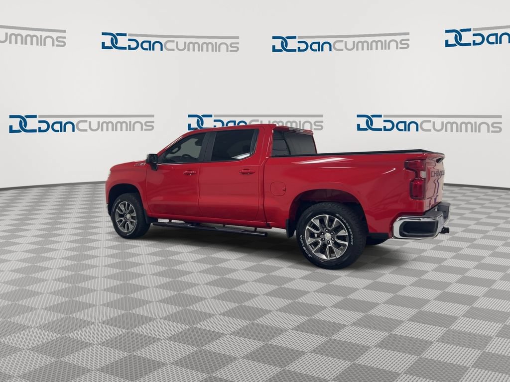 Used 2022 Chevrolet Silverado 1500 LT w/ Z71 Off-Road Package AWD/4WD image 6
