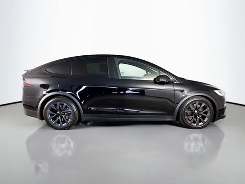 Used 2022 Tesla Model X Plaid image 8