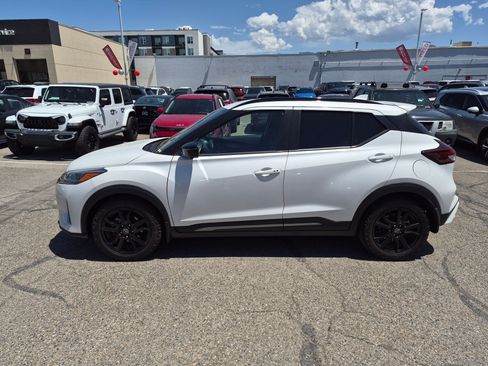 Used 2024 Nissan Kicks SR w/ SR Premium Package FWD image 9