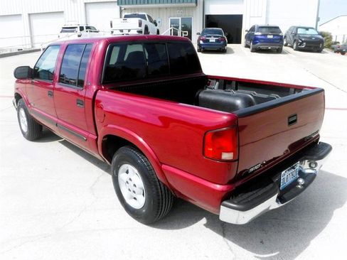 Used 2002 Chevrolet S10 Pickup LS w/ LS Preferred Equipment Group image 12