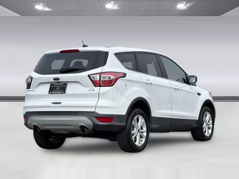 Used 2017 Ford Escape SE AWD/4WD image 9