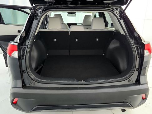 Used 2023 Toyota Corolla Cross LE image 20