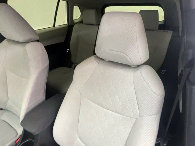 Used 2022 Toyota Corolla Cross L FWD image 4