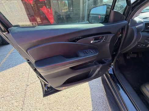 Used 2019 Honda Pilot Touring image 16