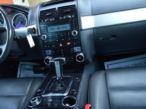 Used 2009 Volkswagen Touareg VR6 image 19