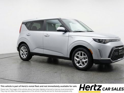 Used 2025 Kia Soul LX w/ LX Technology Package FWD image 1