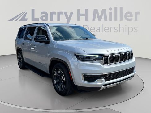 Used 2024 Jeep Wagoneer Series III AWD/4WD image 7