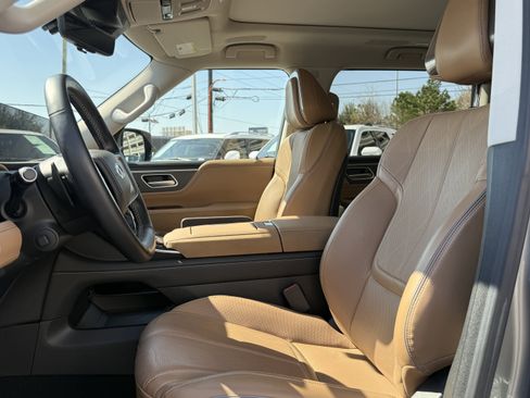 Certified 2025 INFINITI QX80 Sensory image 12