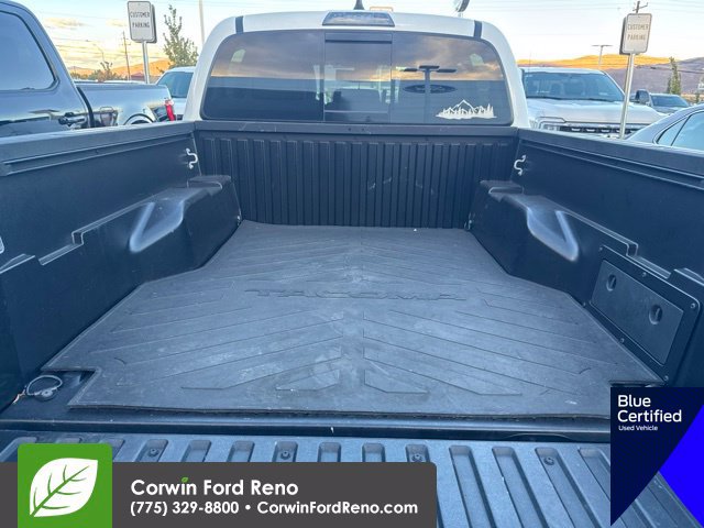 Used 2021 Toyota Tacoma SR5 AWD/4WD image 9