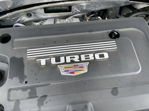 Used 2024 Cadillac XT4 Luxury w/ Cold Weather Package image 32