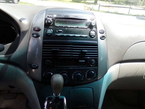 Used 2007 Toyota Sienna CE FWD image 5