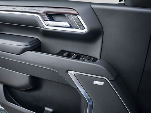 New 2026 GMC Sierra 1500 SLT image 18