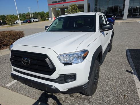 Used 2022 Toyota Tacoma SR w/ SX Package RWD image 2