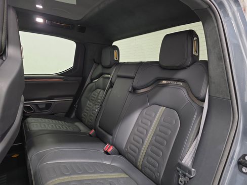 Used 2022 Rivian R1T Adventure image 21