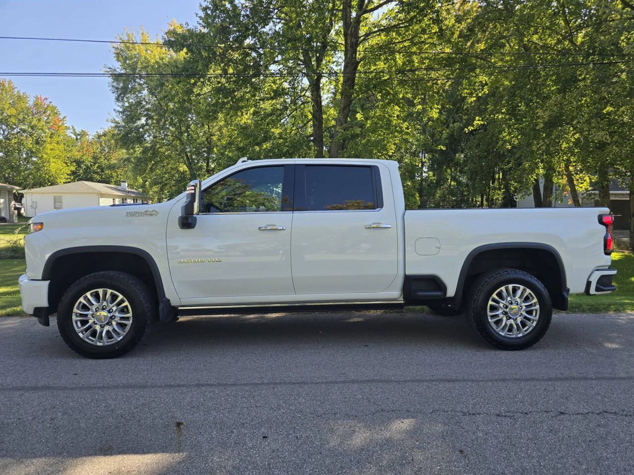 Used 2022 Chevrolet Silverado 3500 High Country w/ Z71 Off-Road Package AWD/4WD image 2