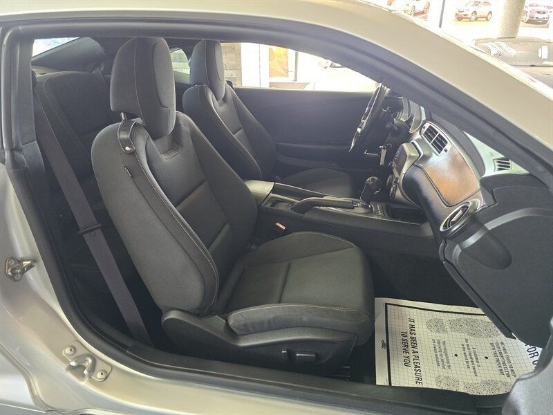 Used 2015 Chevrolet Camaro LT RWD image 13