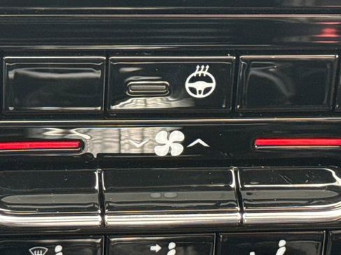 Used 2023 Jeep Grand Cherokee Altitude image 34