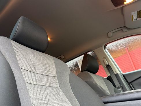Used 2025 Nissan Rogue SV FWD image 44