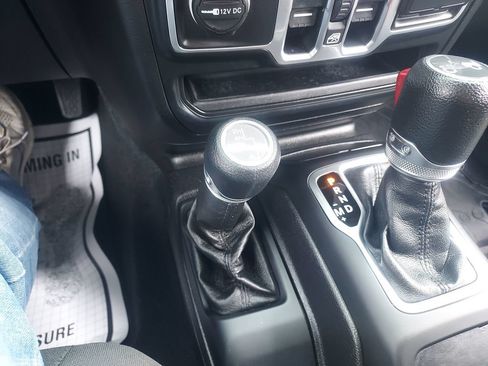 Used 2018 Jeep Wrangler Unlimited Sport S AWD/4WD image 19