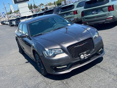 Used 2021 Chrysler 300 S w/ S Model Appearance Package RWD image 5