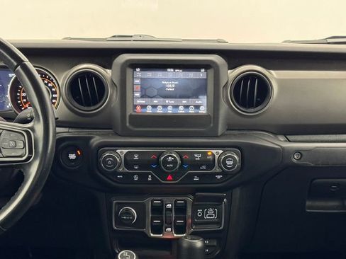 Used 2022 Jeep Gladiator Willys image 4