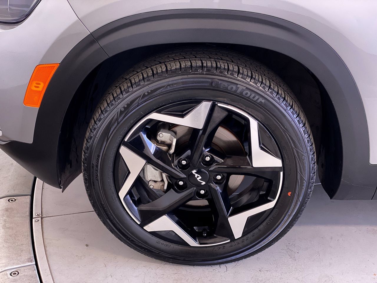 Certified 2025 Kia Seltos EX w/ EX Sunroof Package FWD image 12