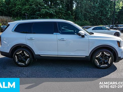 Used 2024 Kia Telluride EX w/ EX Captain's Chair Package FWD image 8