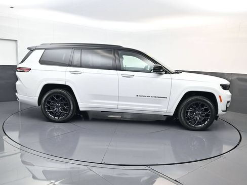 Used 2025 Jeep Grand Cherokee L Summit AWD/4WD image 2