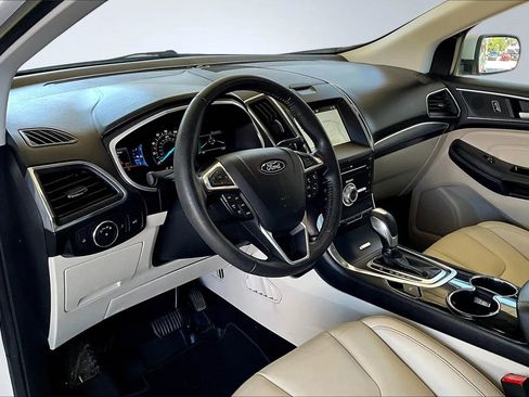 Used 2018 Ford Edge Titanium w/ Technology Package image 14
