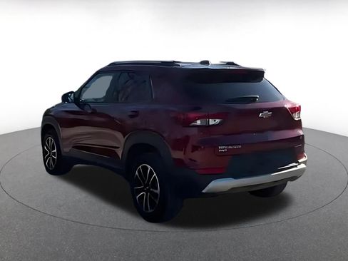 Used 2025 Chevrolet TrailBlazer LT w/ Driver Confidence Package image 7