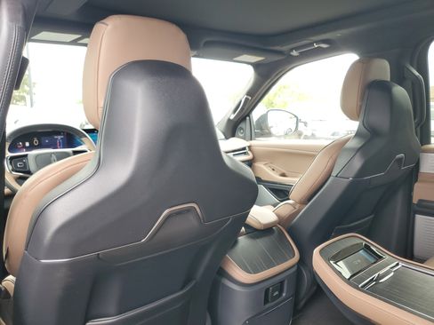 New 2026 Lincoln Navigator L Black Label AWD/4WD image 28