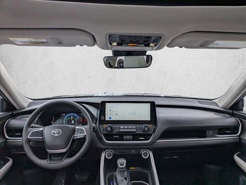 Certified 2025 Toyota Grand Highlander AWD image 22