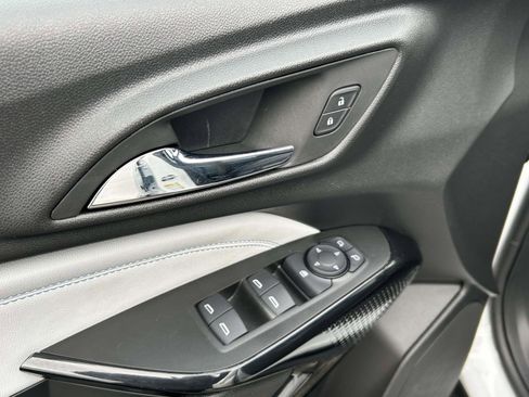 Used 2025 Chevrolet Trax LT w/ LT Convenience Package image 19