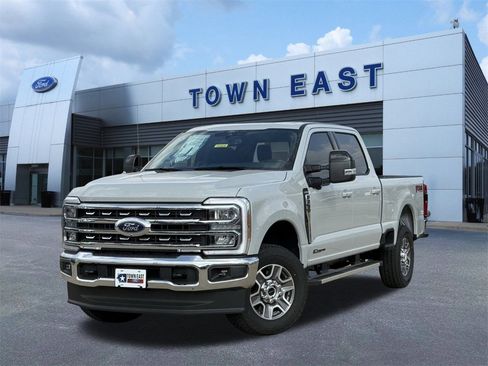 New 2026 Ford F250 Lariat w/ FX4 Off-Road Package image 23