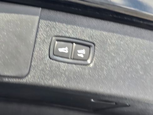 Certified 2022 Porsche Cayenne image 16